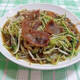 豚肉と豆苗ともやしのオイスターソース炒め